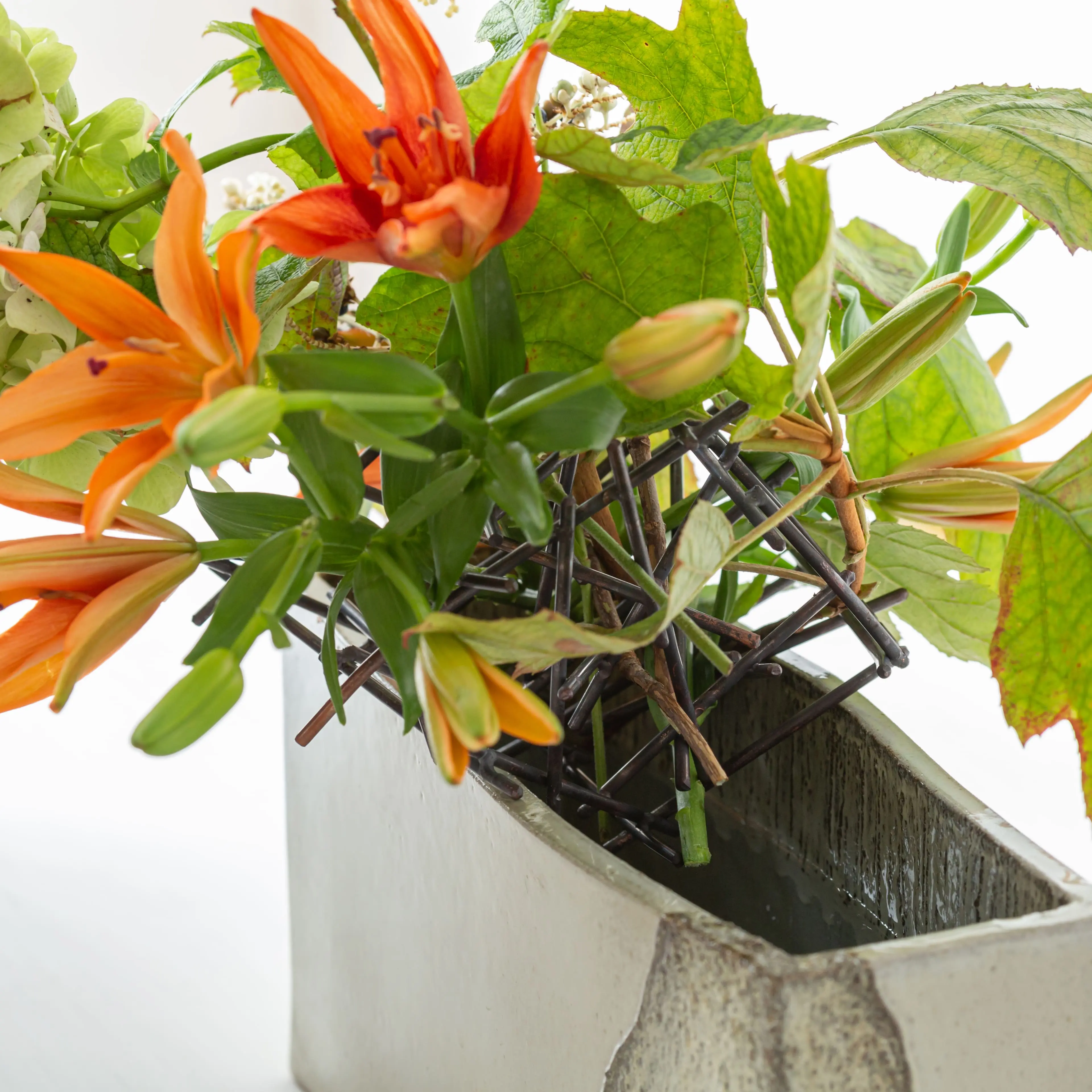 鉄素材でつくる、花瓶の多様性 - Kanaete(カナエテ) - アイデアを