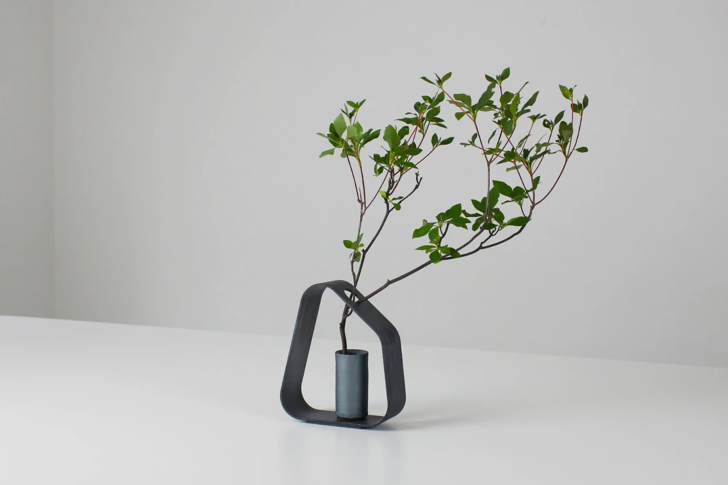 【再値下げ】流木の花篭立て B ハンドメード花器 KENZAN aya & KENZAN STAND sho 130 セット - Kanaete(カナエテ