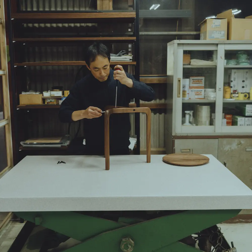 木製スツール 4本脚 円形座面 LISCIO | Stool (4本脚スツール) - Kanaete(カナエテ) - アイデアを