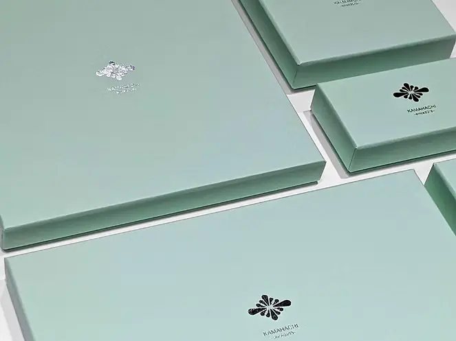 ちーまま花器3品(エンジェル、プリンセス、まどか)セット 銀杏形剣山1個付 針のない剣山（S）＋Kamahachi plate（L）セット - Kanaete(カナエテ
