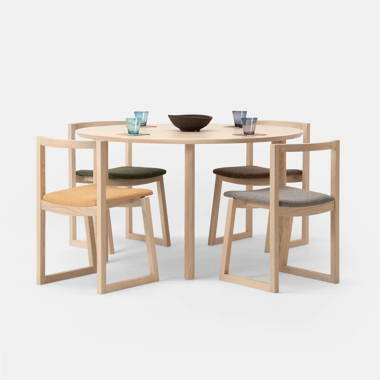 Round Table - Kanaete(カナエテ) - アイデアをカタチにするものづくり