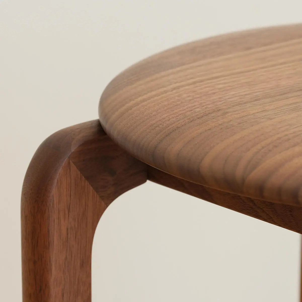 LISCIO | Stool (4本脚スツール) - Kanaete(カナエテ) - アイデアを