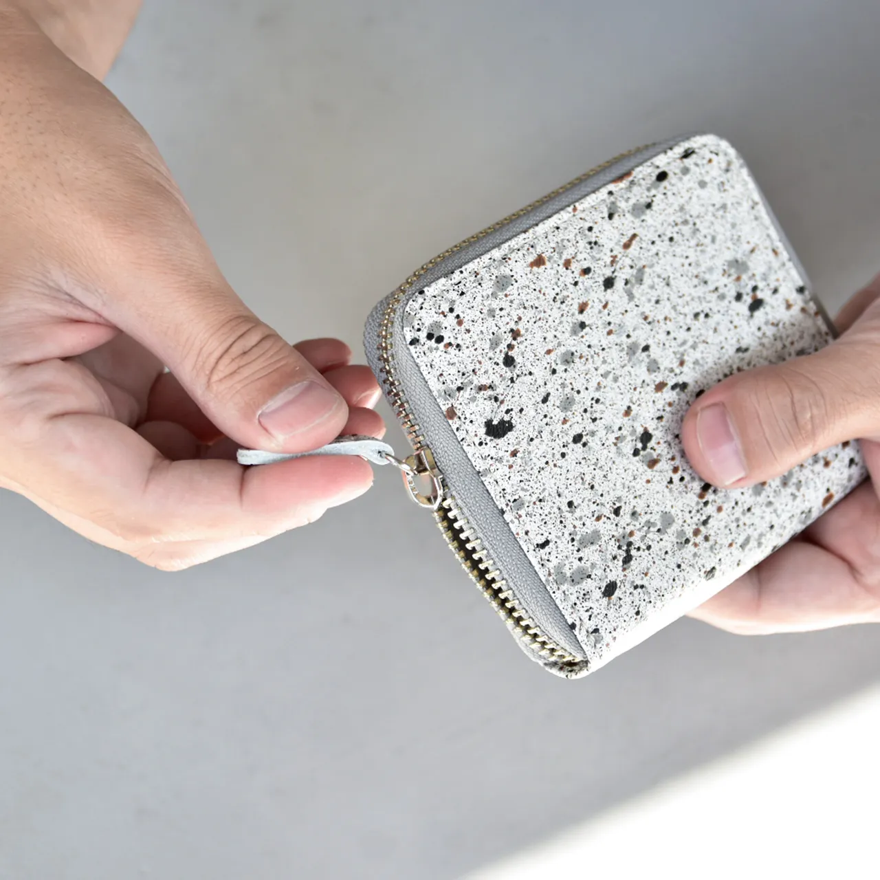 MIKAGE / Mini Round Zip Wallet - Kanaete(カナエテ) - アイデアを