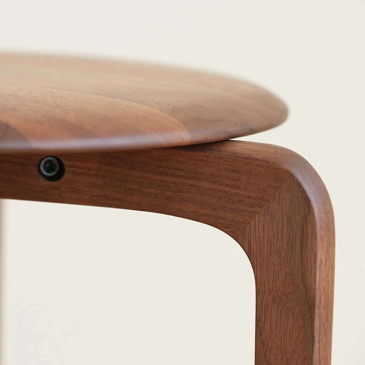 LISCIO | Stool (3本脚スツール) - Kanaete(カナエテ) - アイデアを